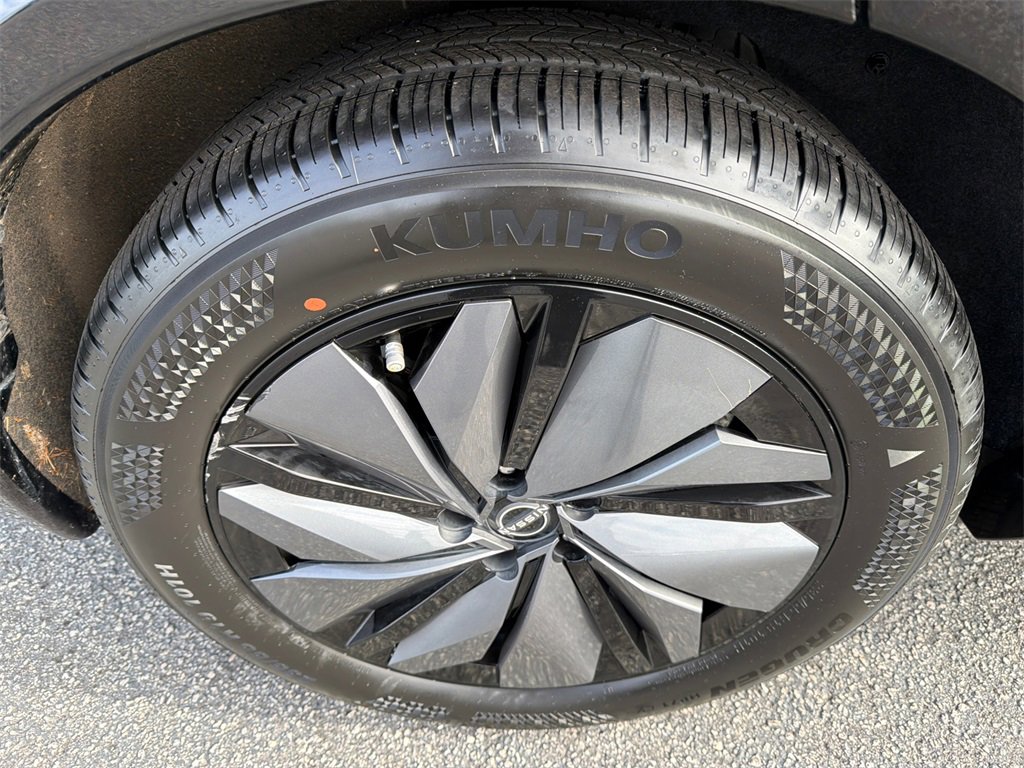 Used 2023 Nissan Ariya FWD image 17