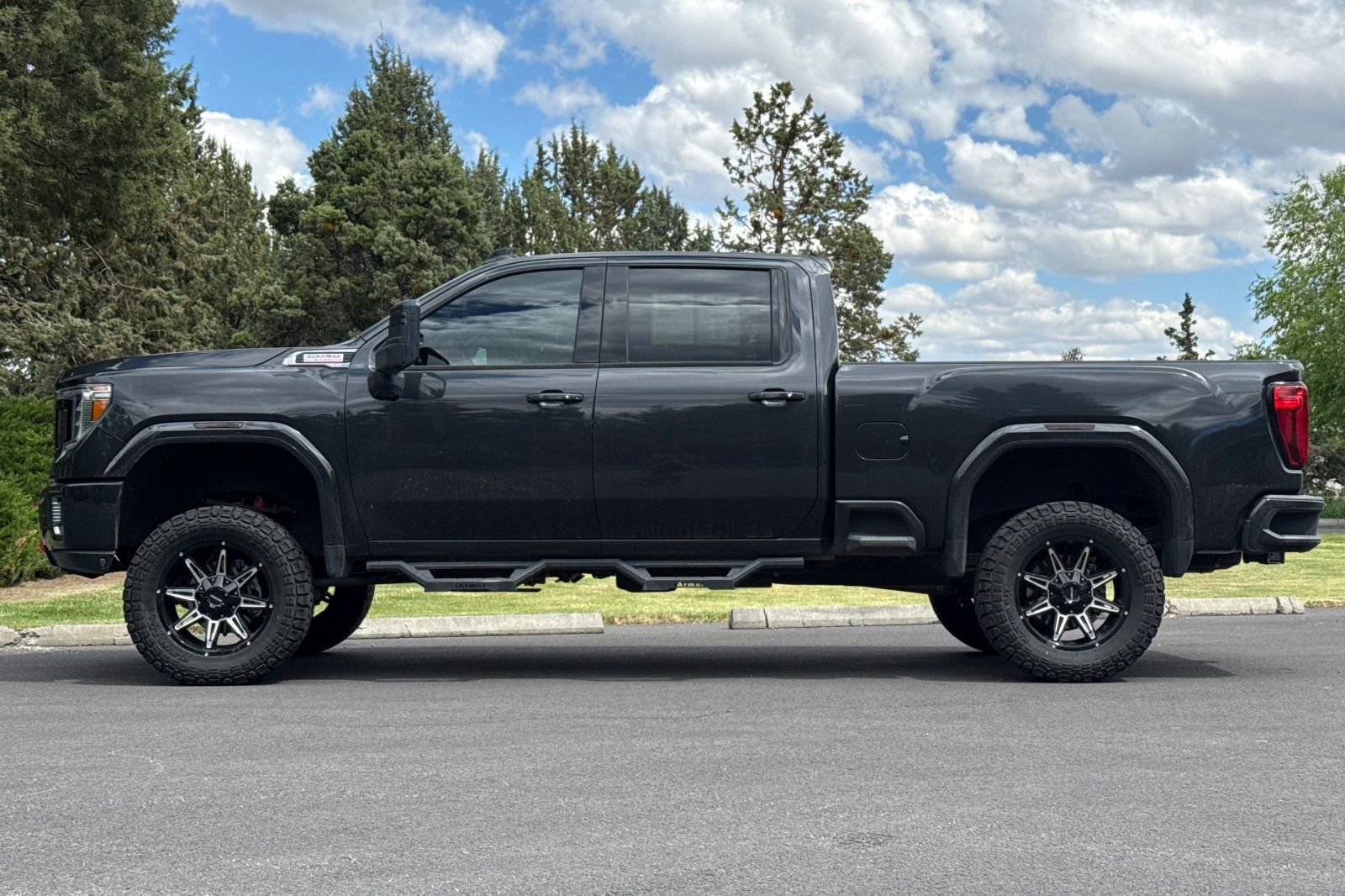 Used 2020 GMC Sierra 2500 AT4 w/ AT4 Premium Package AWD/4WD image 7