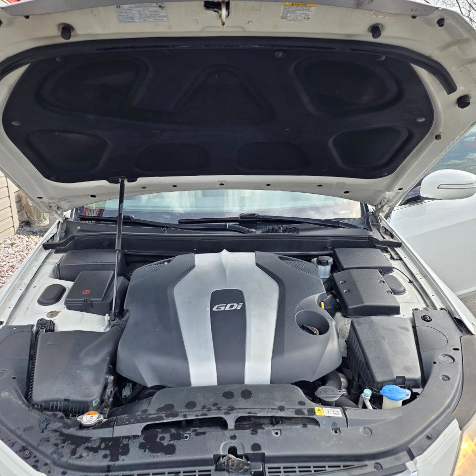 Used 2013 Hyundai Genesis 3.8 image 32