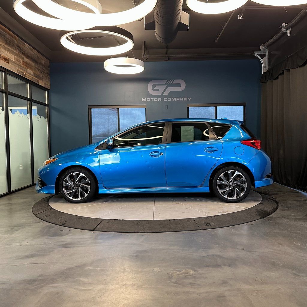 Used 2017 Toyota Corolla iM image 6