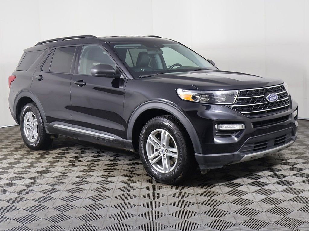 Used 2021 Ford Explorer XLT w/ Equipment Group 202A AWD/4WD image 2