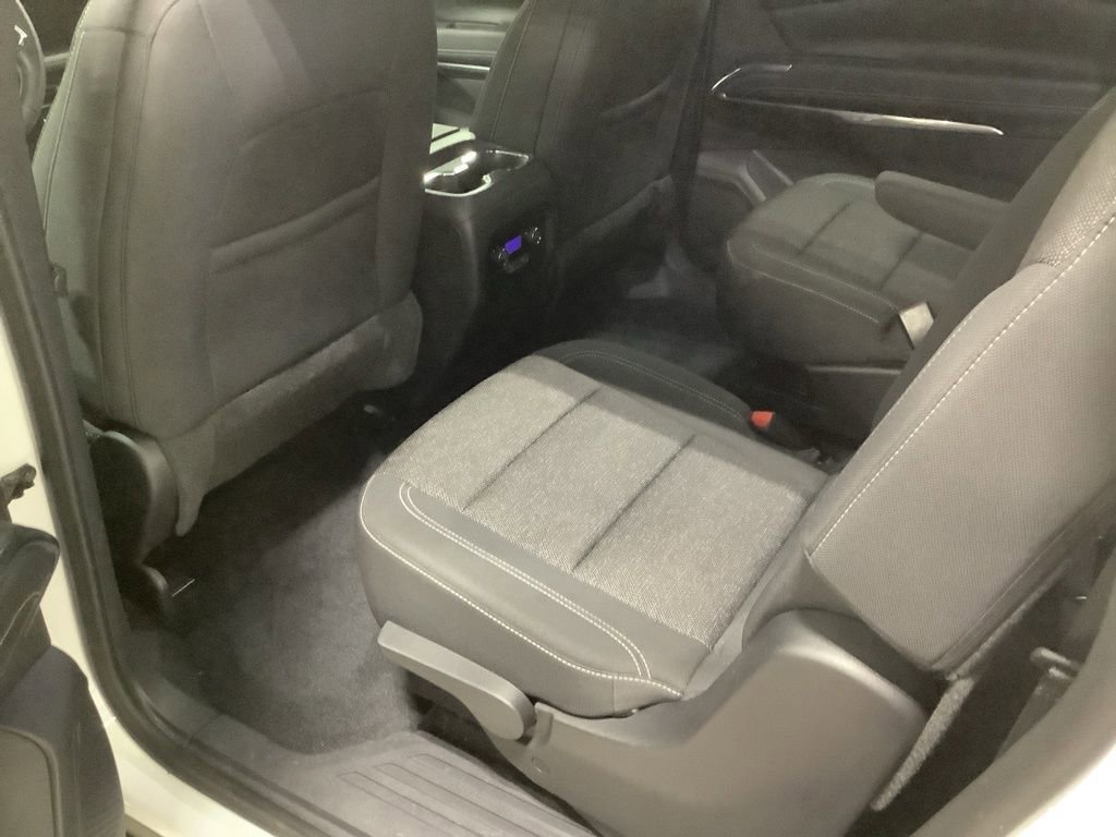 Used 2024 Chevrolet Traverse LT w/ Midnight/Sport Edition image 21