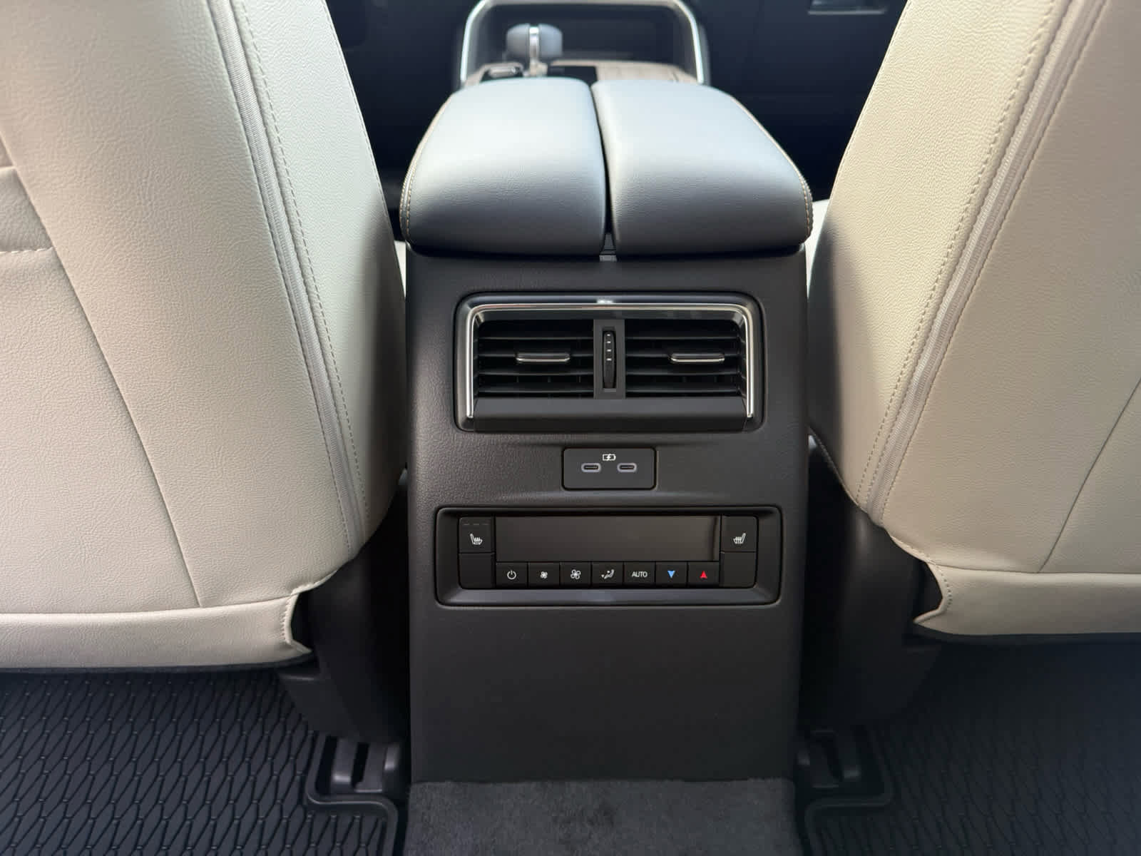 New 2026 MAZDA CX-70 3.3 Turbo w/ Preferred Package image 11