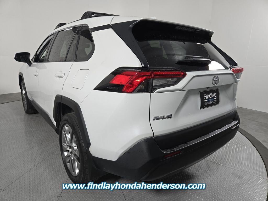 Used 2023 Toyota RAV4 XLE Premium image 4