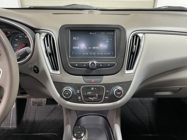 Used 2018 Chevrolet Malibu LS image 16