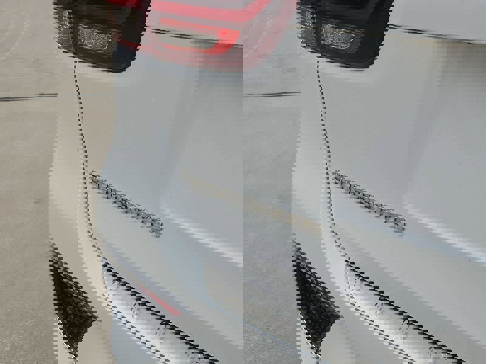 Used 2019 Kia Sorento SX image 12