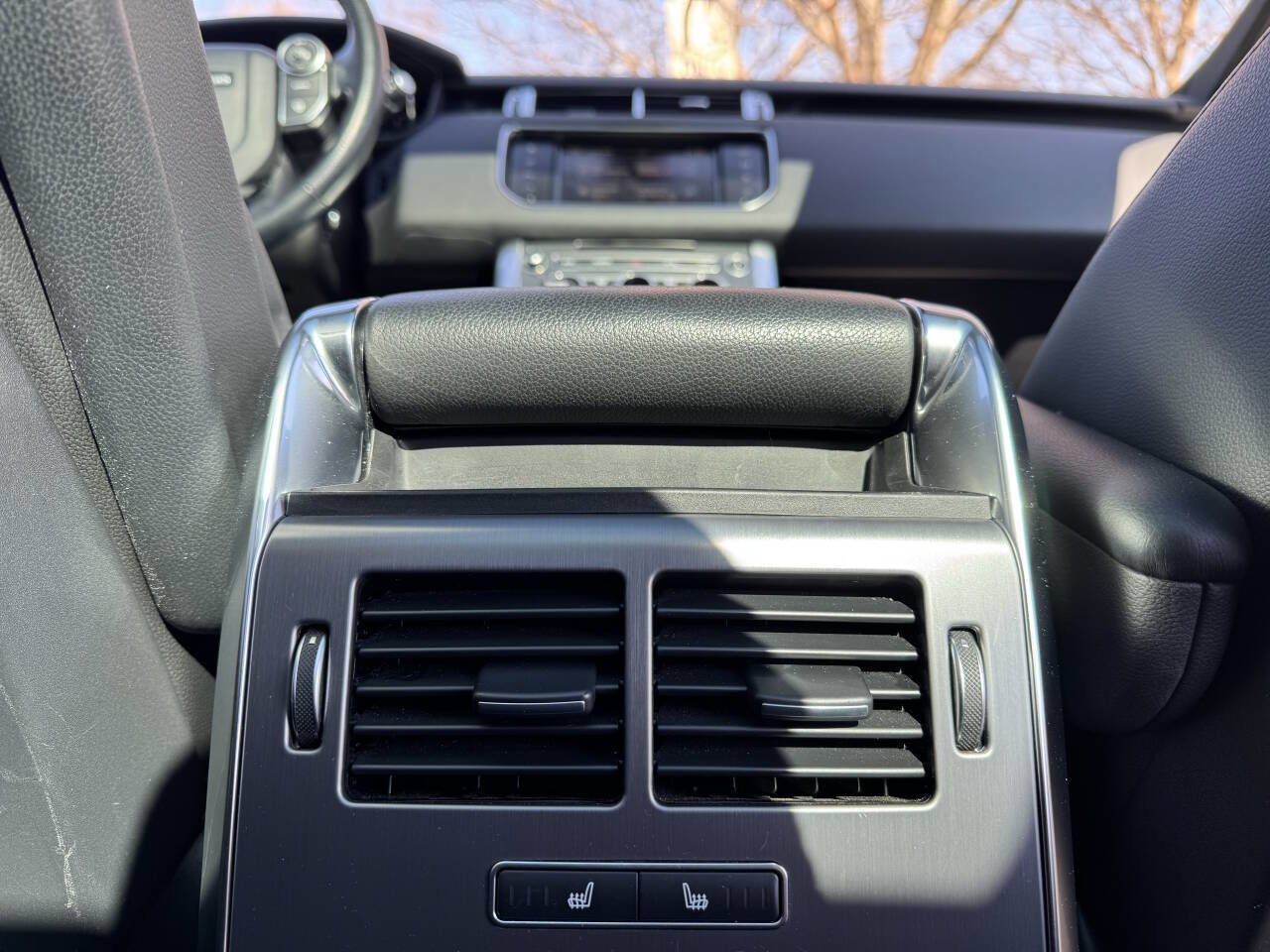 Used 2016 Land Rover Range Rover Sport SE image 14