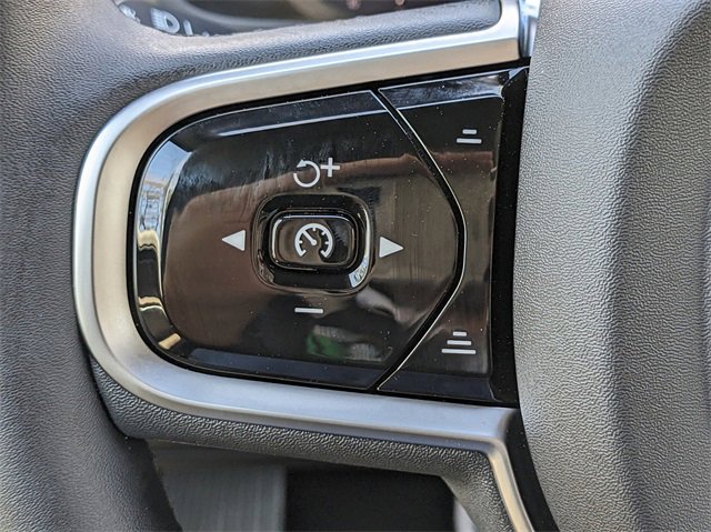 New 2025 Volvo XC90 B6 Core image 28