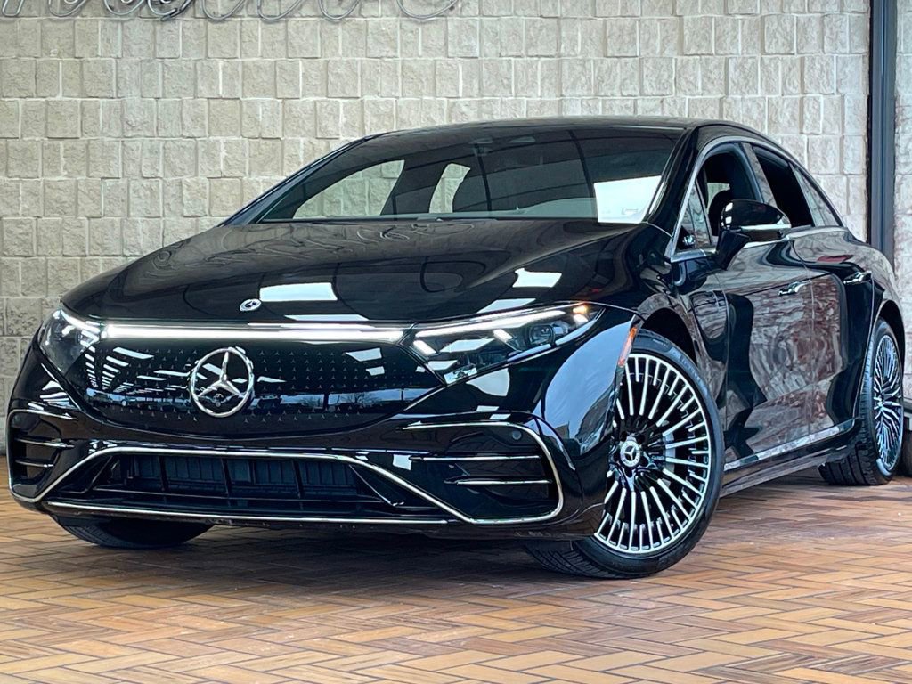 Used 2022 Mercedes-Benz EQS 580 4MATIC Sedan image 2