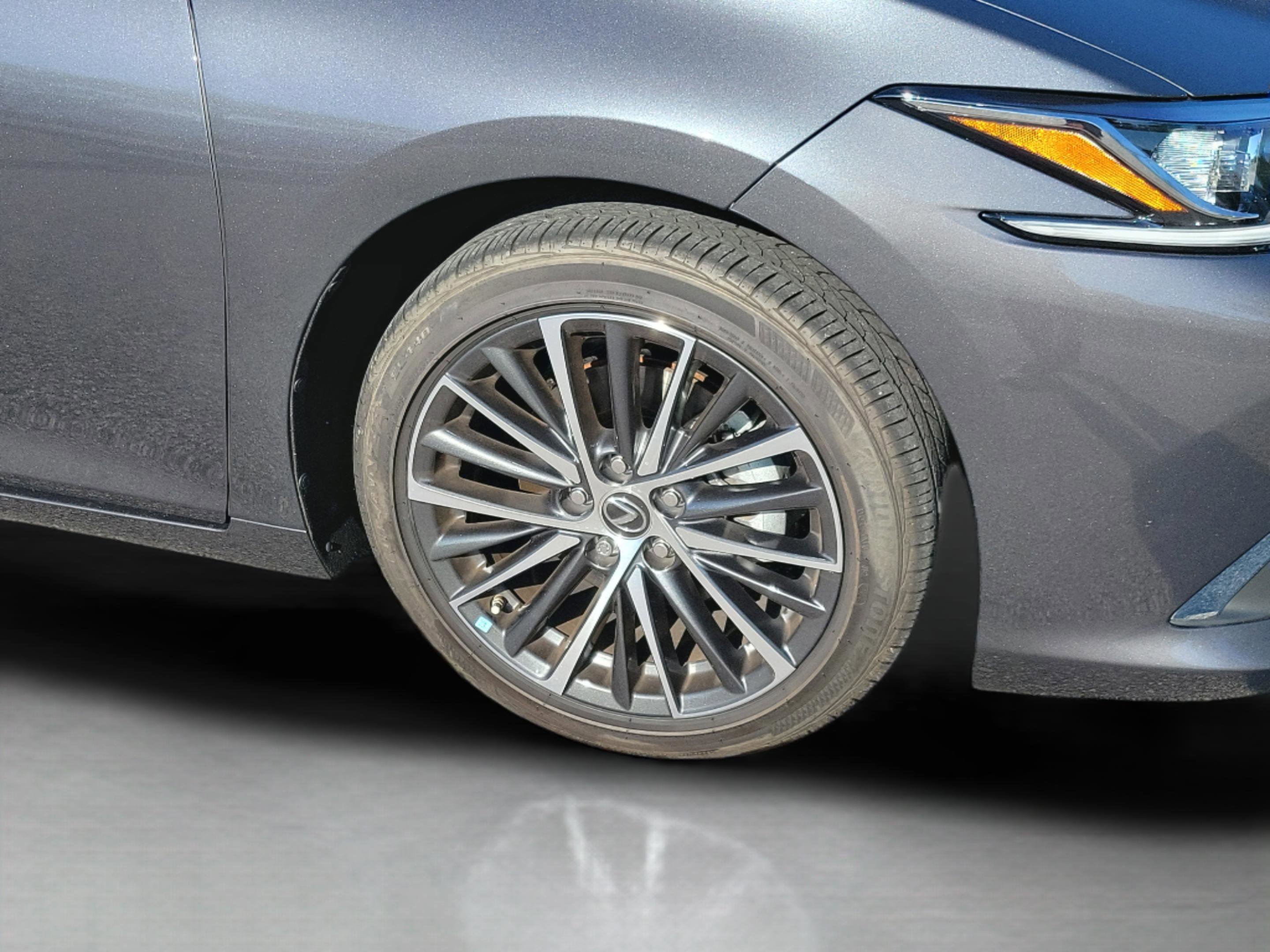 Used 2023 Lexus ES 350 w/ Premium Package FWD image 14