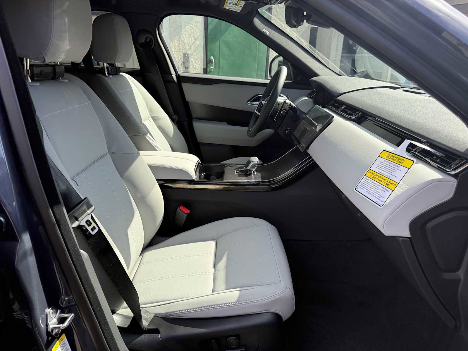 New 2026 Land Rover Range Rover Velar Dynamic SE image 10