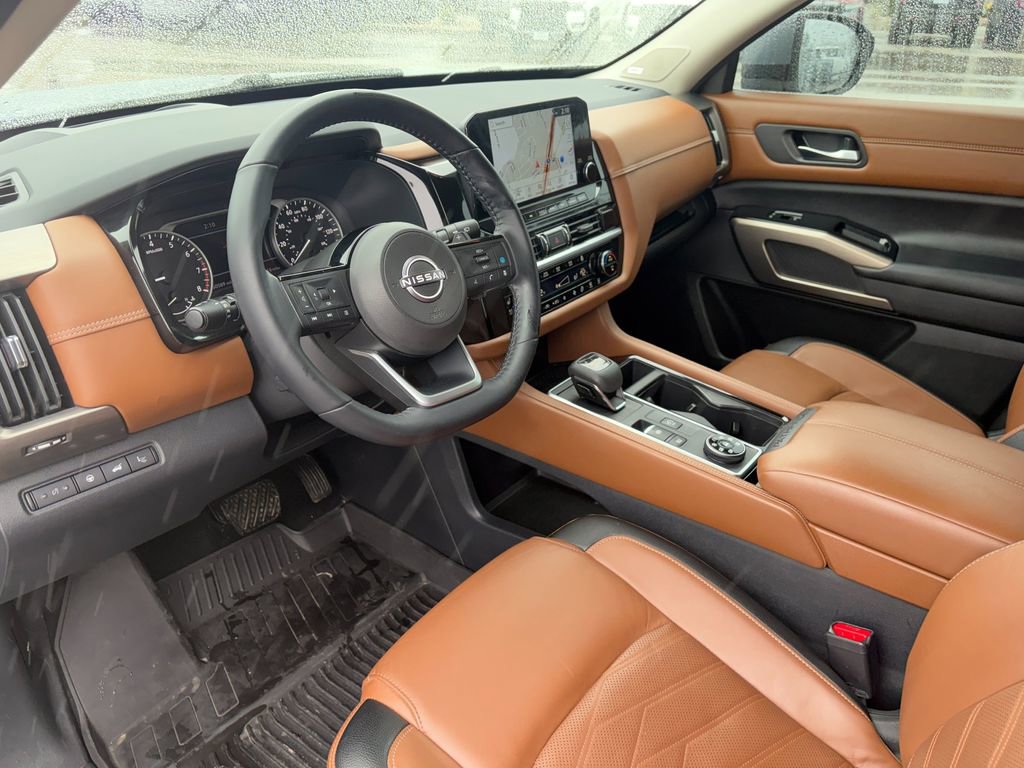 Used 2022 Nissan Pathfinder Platinum w/ Cargo Package image 8