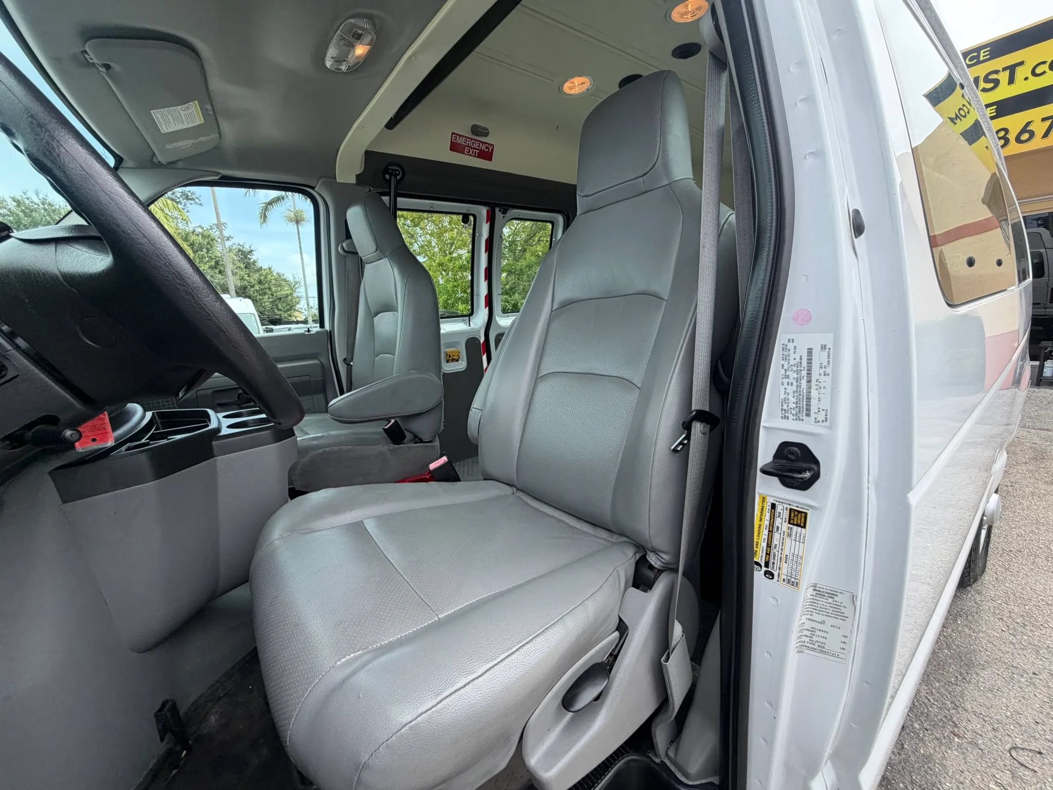 Used 2014 Ford E-250 and Econoline 250 Extended w/ Power Group RWD image 13
