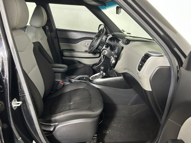 Used 2016 Kia Soul Base w/ Convenience Package image 29