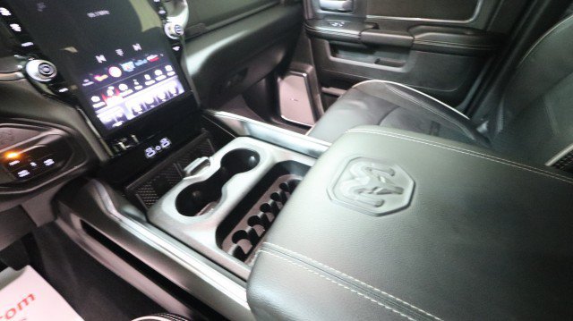 Used 2025 RAM 2500 Laramie AWD/4WD image 21