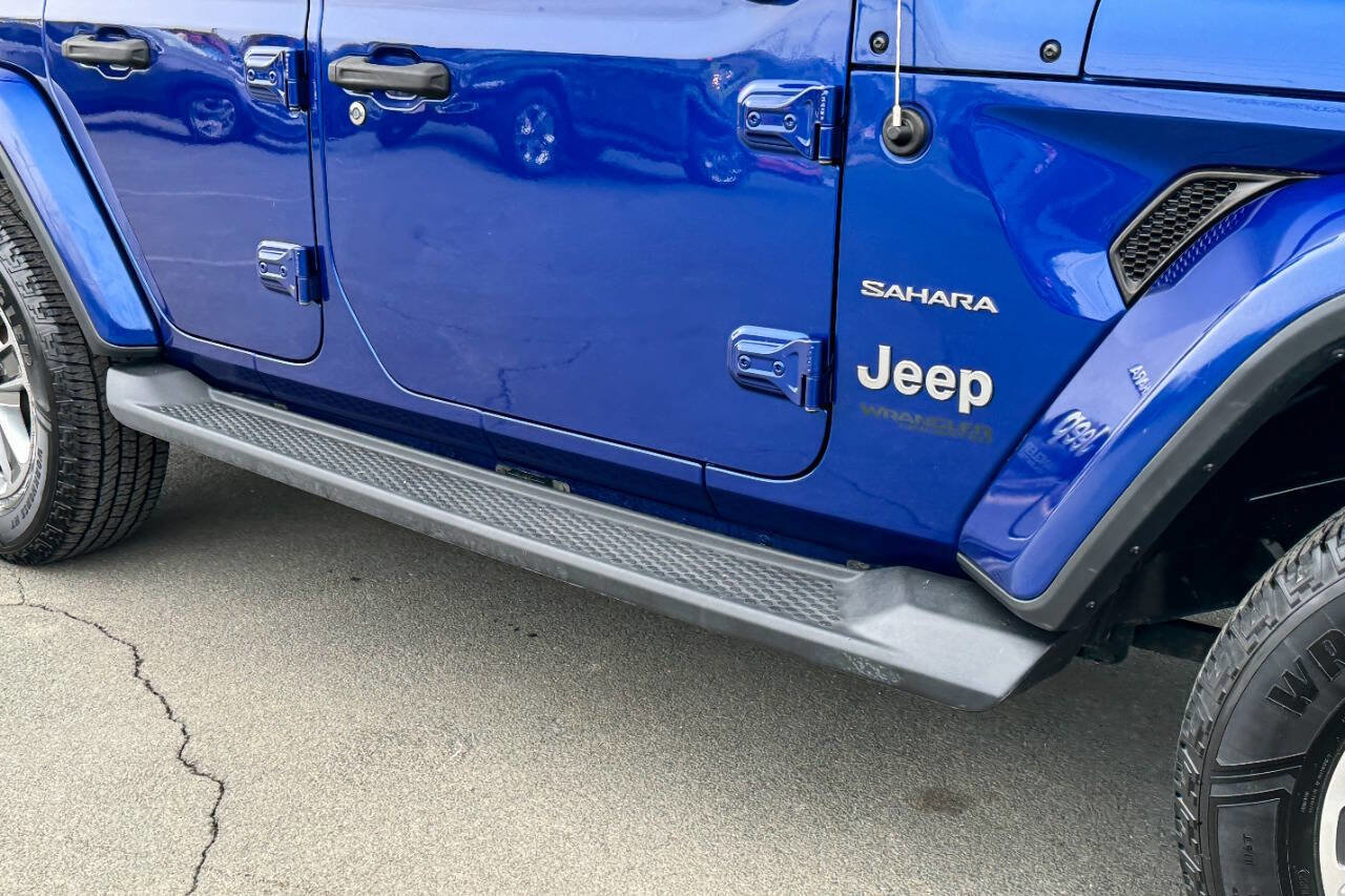 Used 2018 Jeep Wrangler Unlimited Sahara w/ Dual Top Group image 11