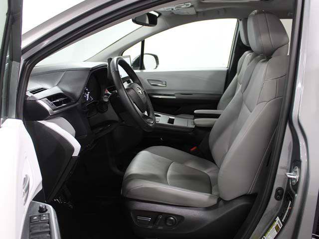 Certified 2026 Toyota Sienna XLE FWD image 11