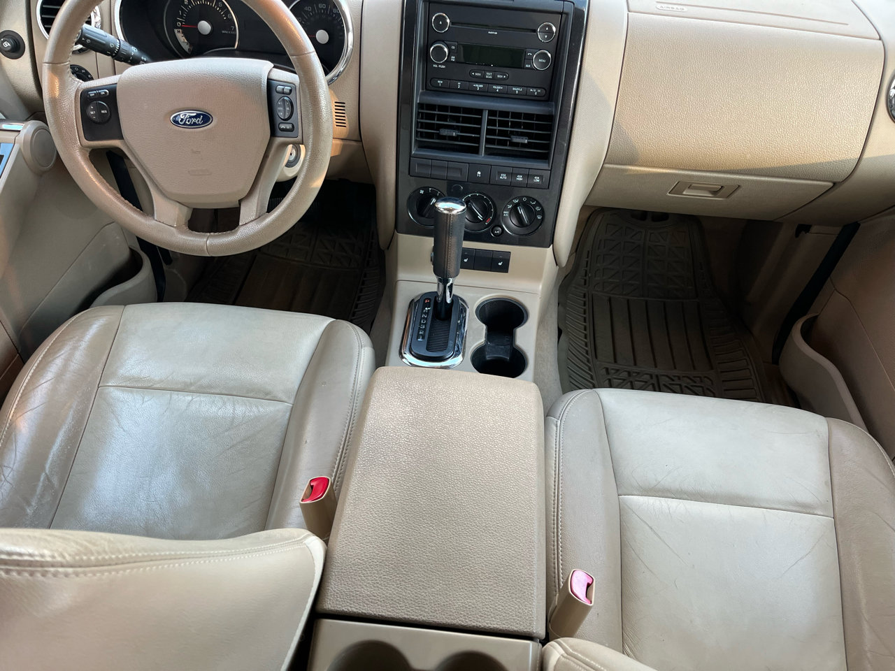 Used 2010 Ford Explorer XLT image 15