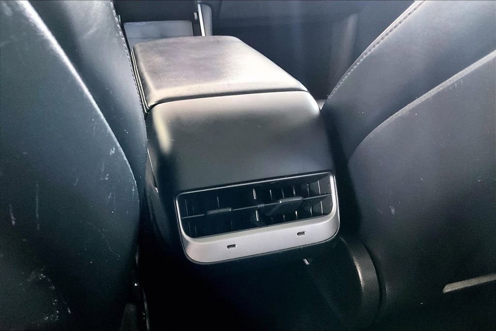 Used 2021 Tesla Model Y Long Range image 10