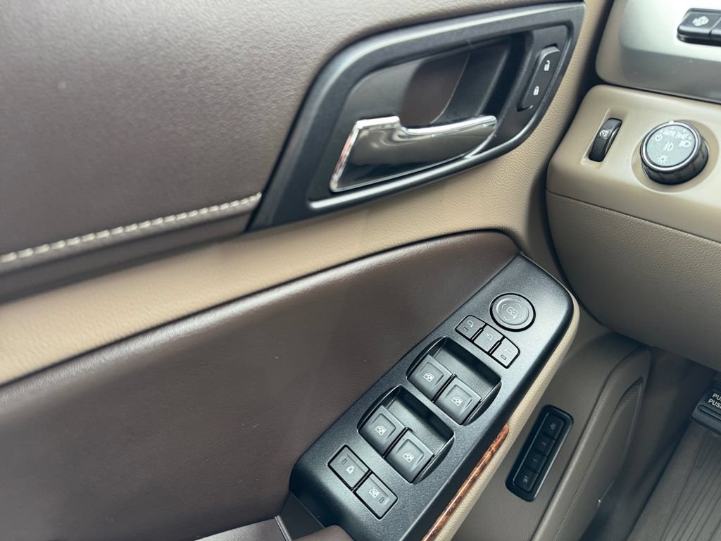 Used 2019 Chevrolet Tahoe Premier AWD/4WD image 16