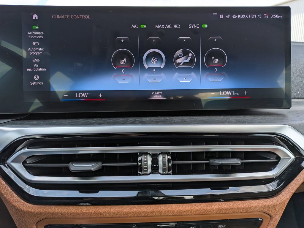 Used 2024 BMW 330i Sedan w/ Premium Package image 23