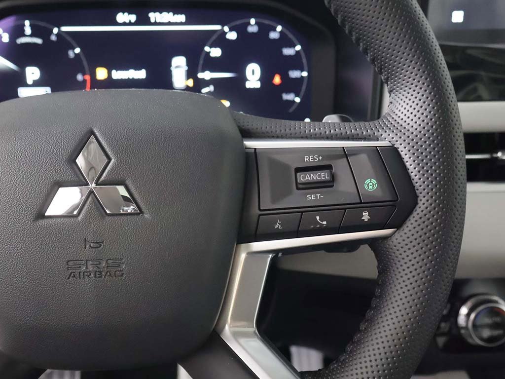 New 2025 Mitsubishi Outlander AWD image 48
