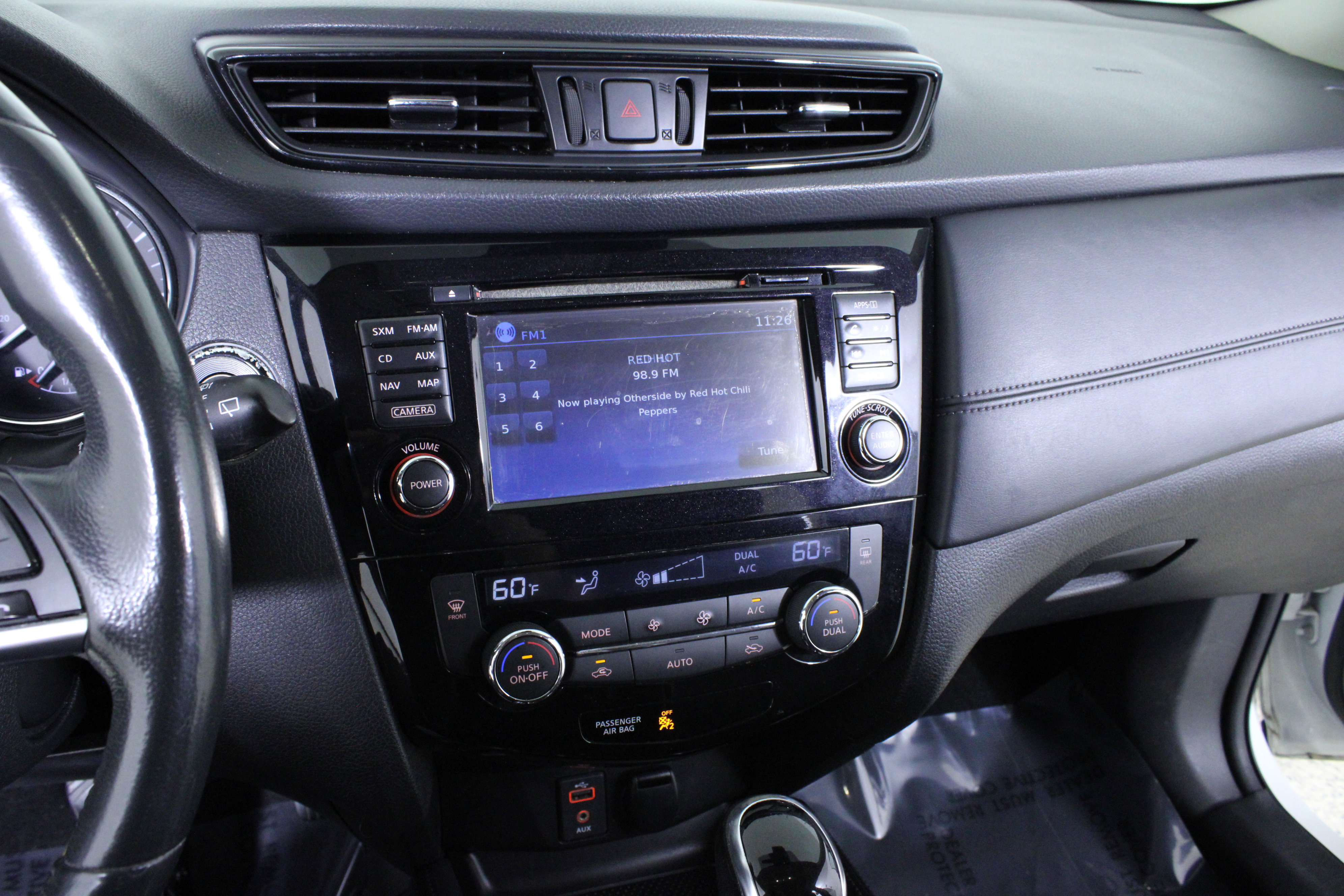 Used 2017 Nissan Rogue SL w/ SL Premium Package image 24