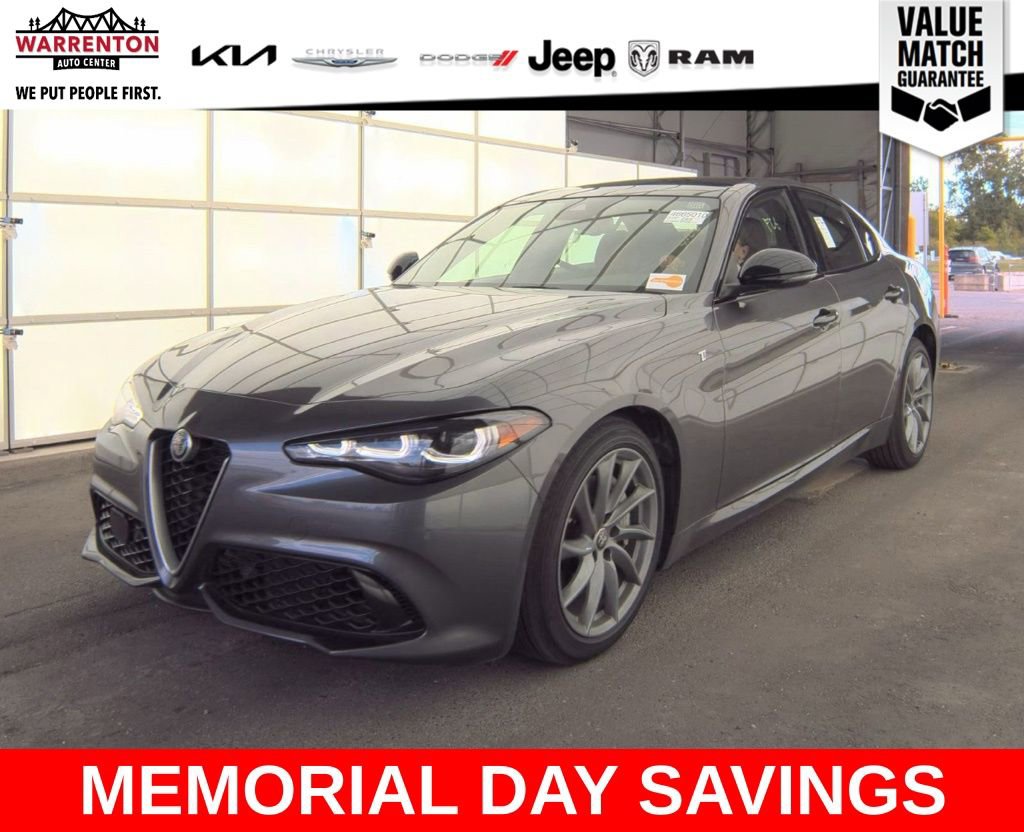 Used 2024 Alfa Romeo Giulia Ti AWD/4WD image 1