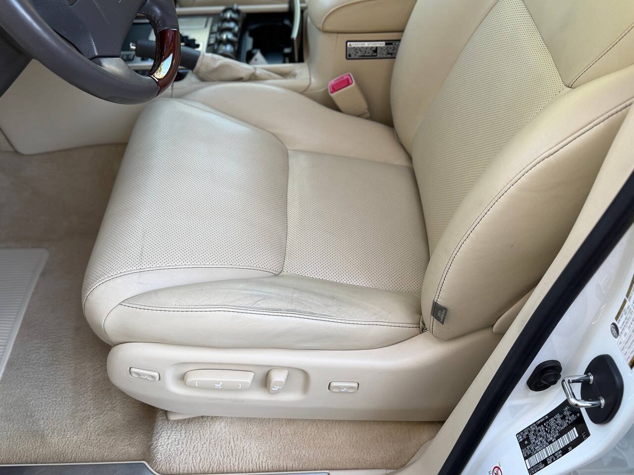 Used 2013 Lexus LX 570 4WD w/ Luxury Pkg image 76
