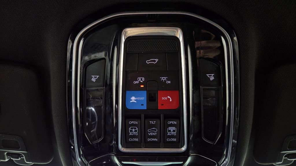 Used 2022 Jeep Grand Cherokee Overland w/ Luxury Tech Group IV image 30