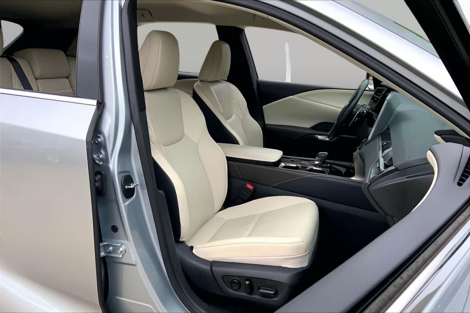 Used 2024 Lexus RX 350 FWD w/ Technology Package image 9
