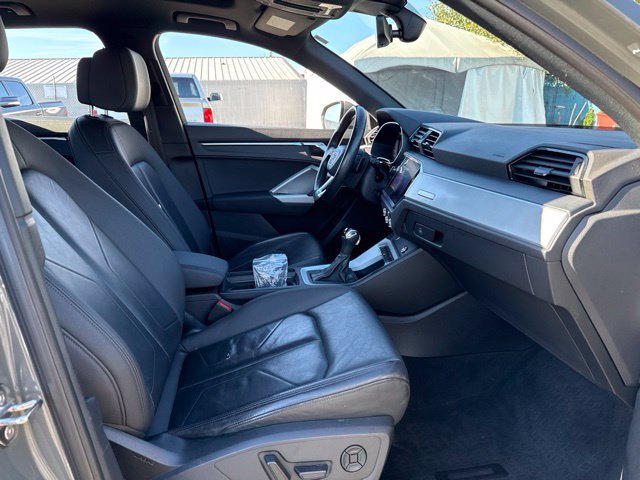 Used 2021 Audi Q3 2.0T Premium w/ Convenience Package AWD/4WD image 11