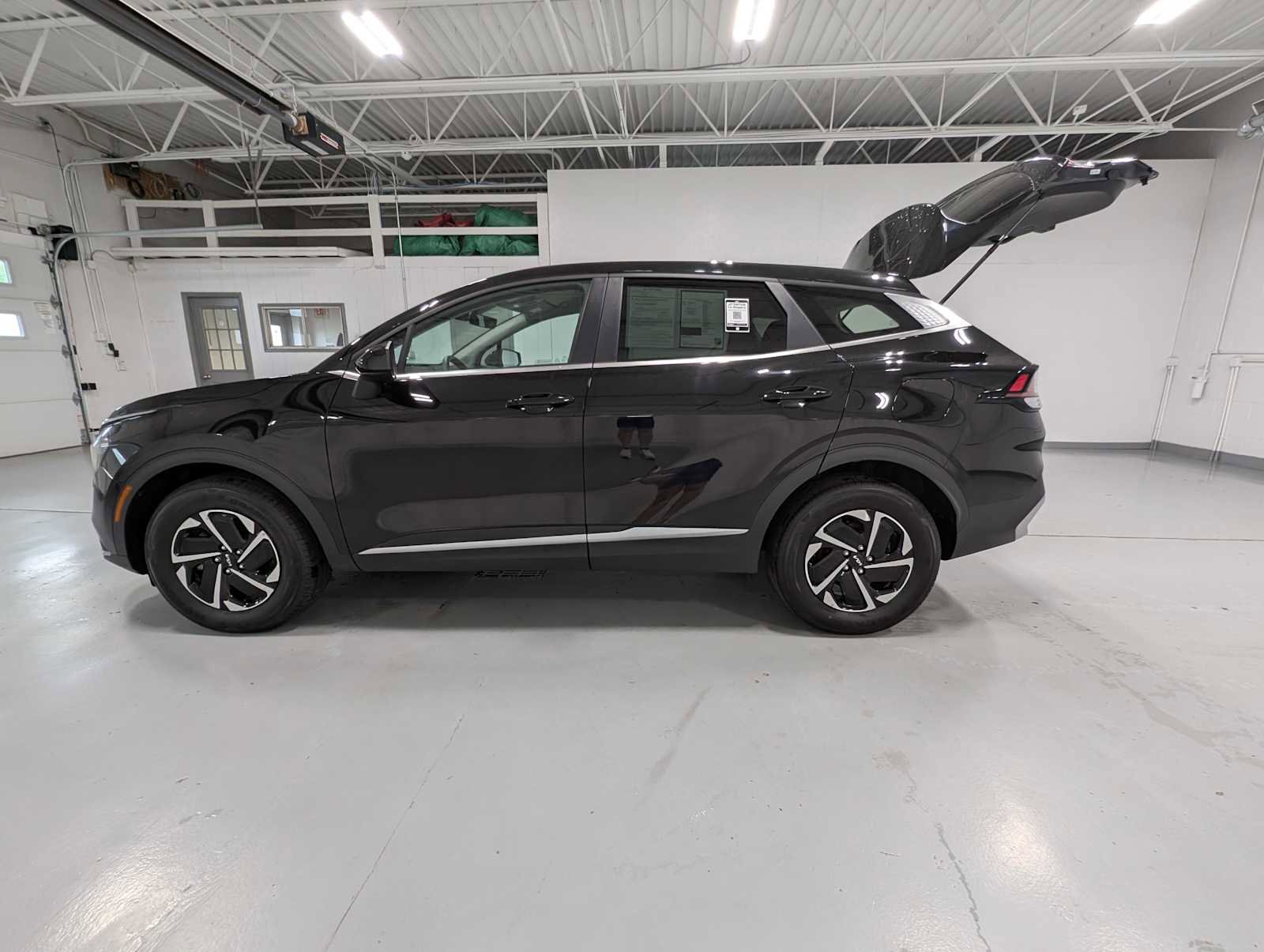 Certified 2023 Kia Sportage LX image 11