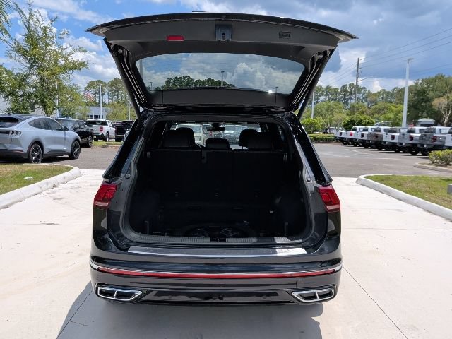 Used 2022 Volkswagen Tiguan SEL R-Line AWD/4WD image 14