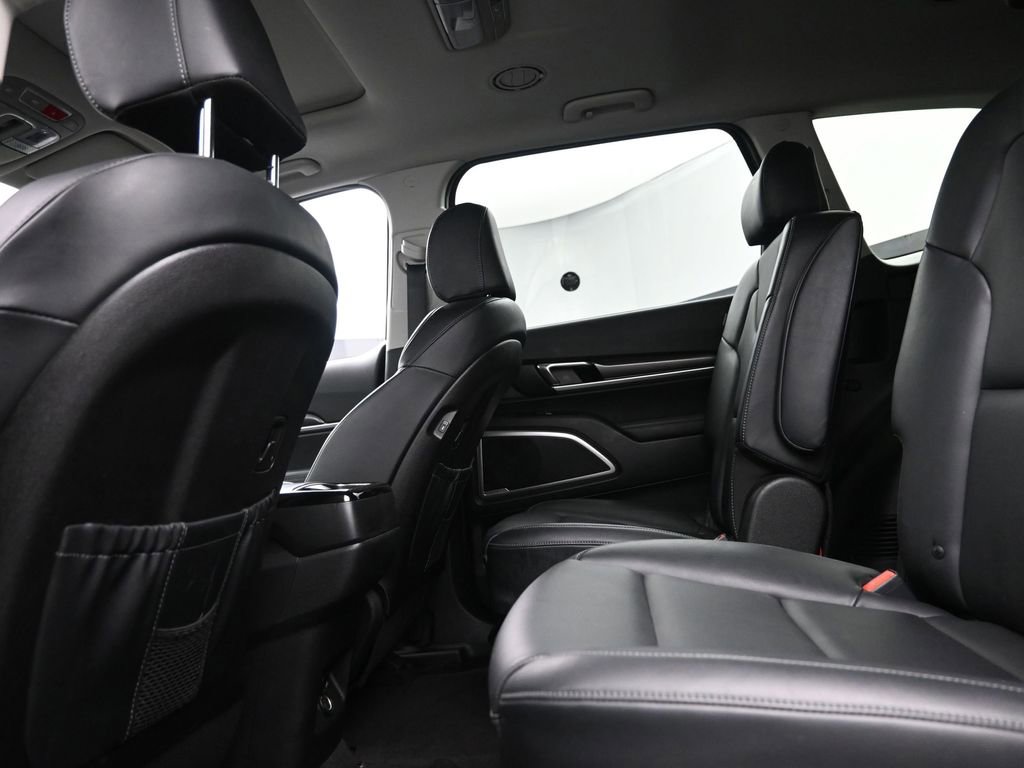 Used 2025 Kia Telluride S image 12