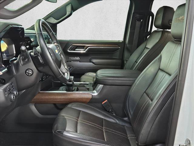 Used 2023 Chevrolet Silverado 1500 High Country w/ Z71 Off-Road Package AWD/4WD image 10