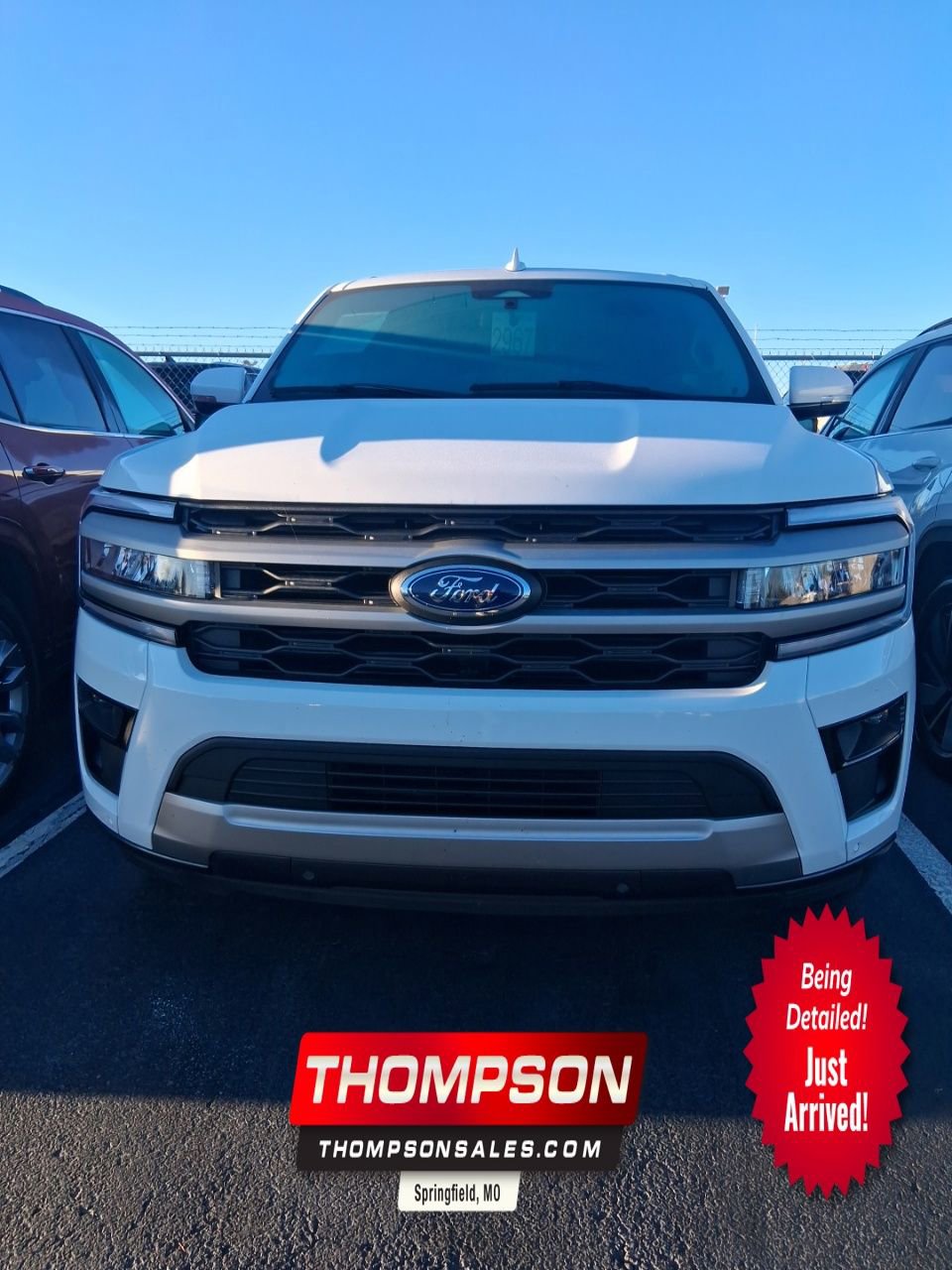 Used 2024 Ford Expedition XLT image 1