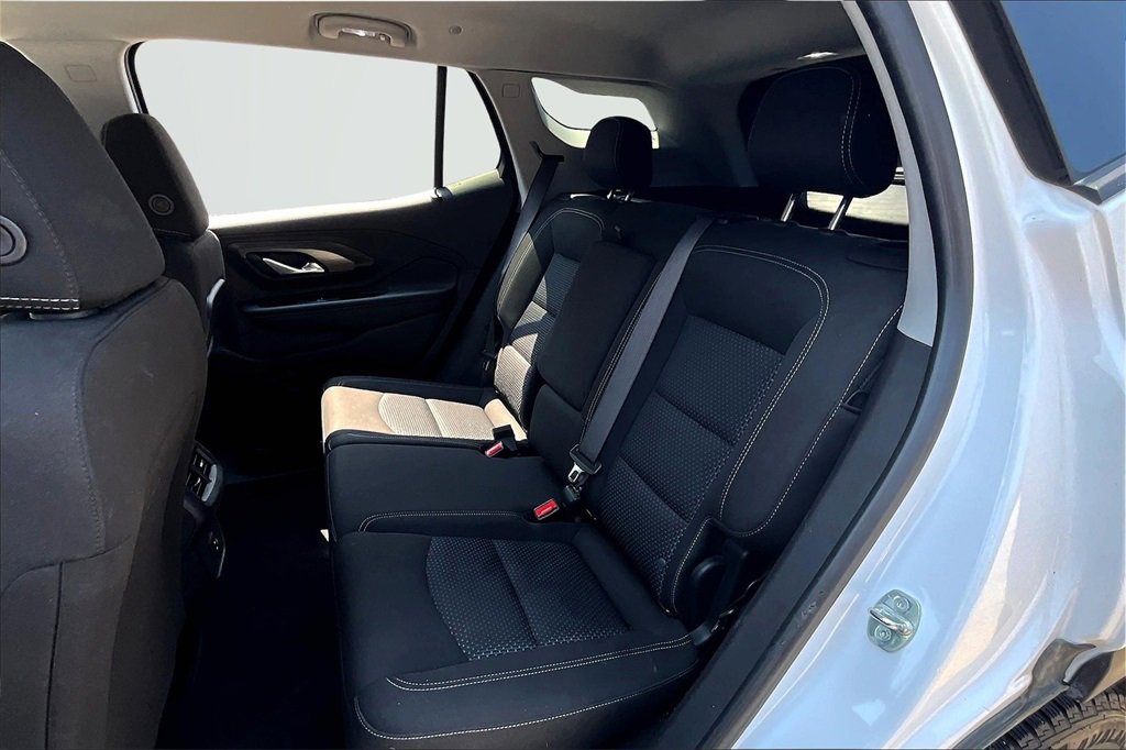 Used 2023 GMC Terrain SLE image 22