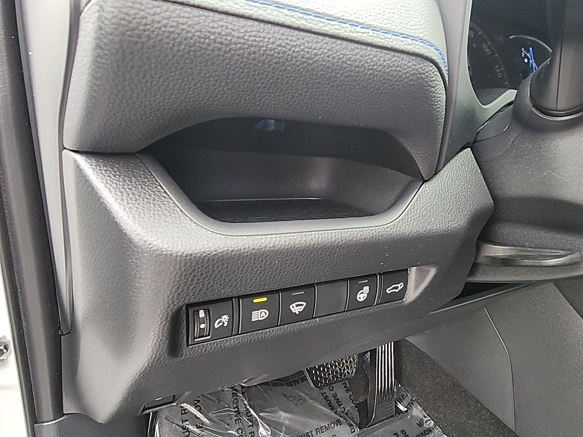 Certified 2022 Toyota RAV4 XSE w/ XSE Grade Weather Package AWD/4WD image 12