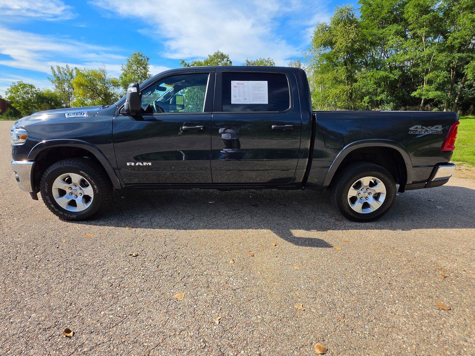 Used 2025 RAM 1500 Big Horn AWD/4WD image 11