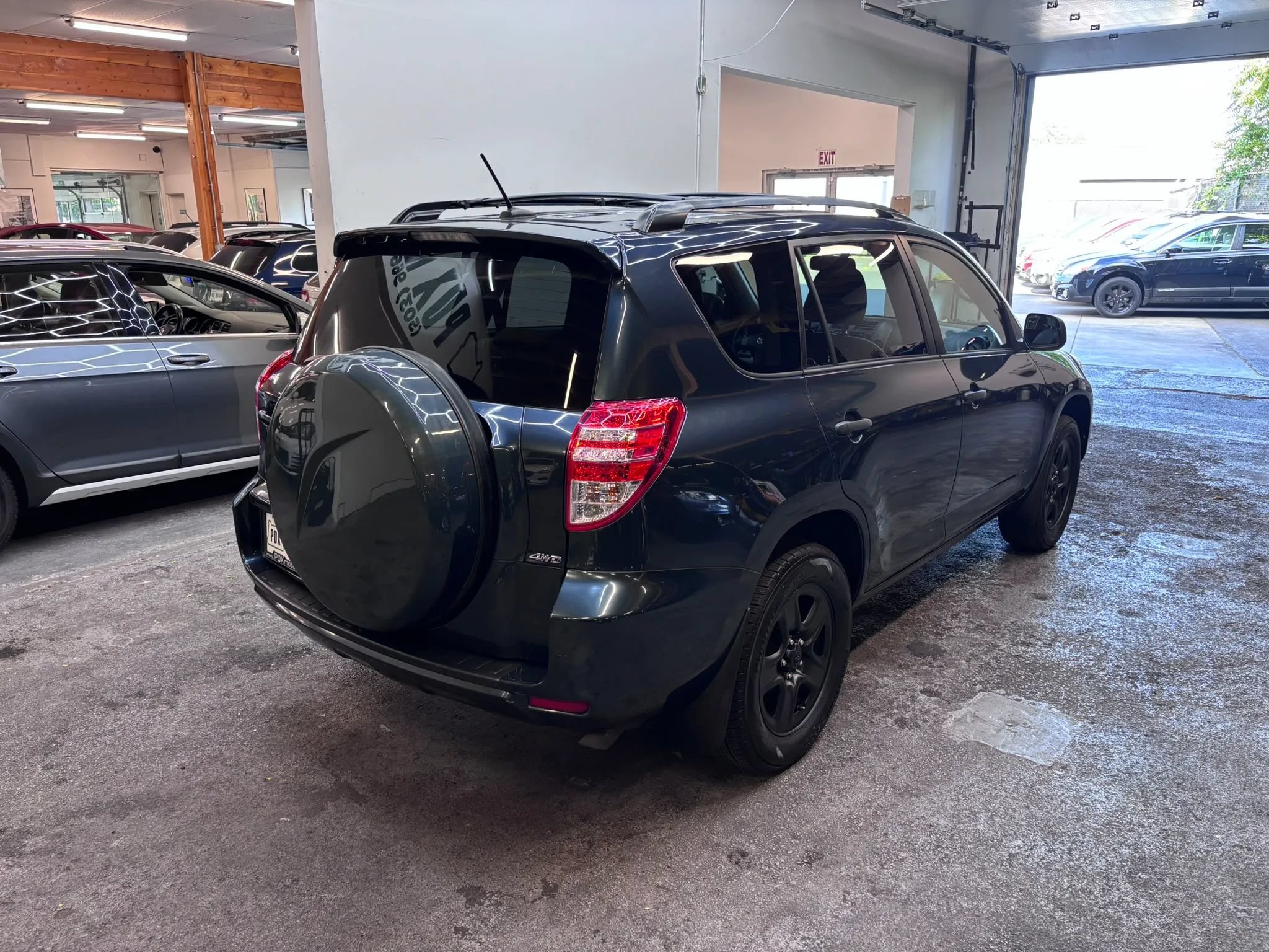 Used 2011 Toyota RAV4 4WD w/ Base L4 Extra Value Pkg image 5