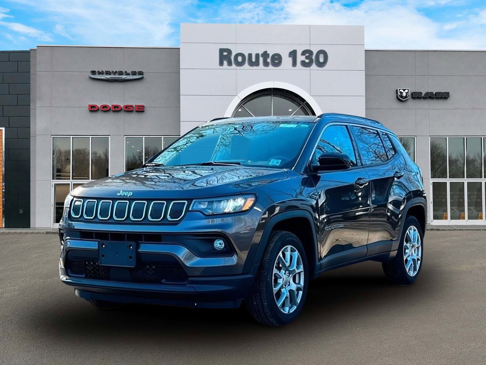 Used 2022 Jeep Compass Latitude AWD/4WD image 2