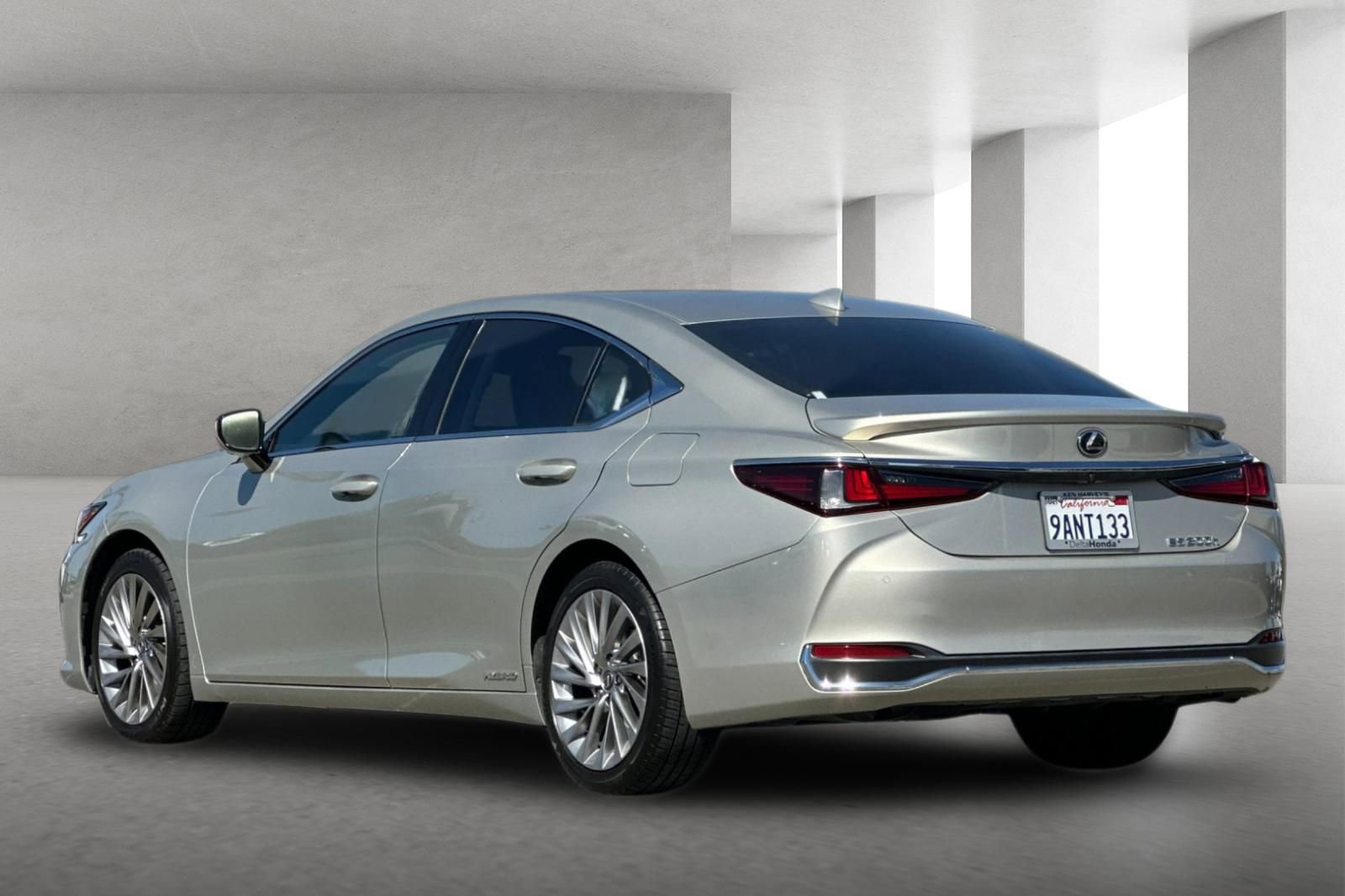 Used 2021 Lexus ES 300h 300h Luxury w/ Accessory Package 2 image 6