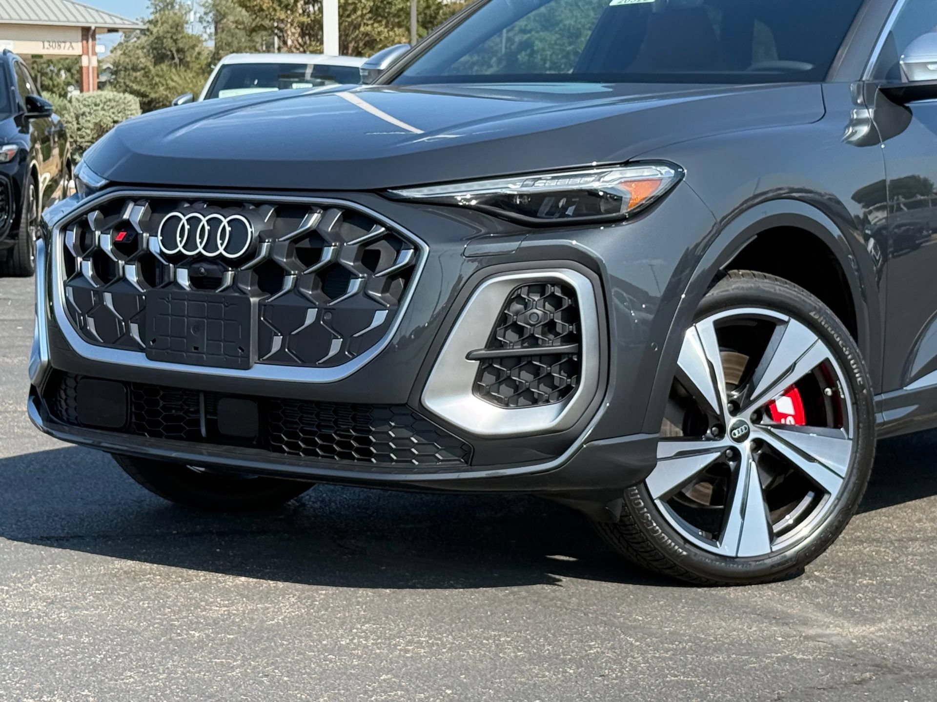 New 2026 Audi SQ5 Prestige AWD/4WD image 2