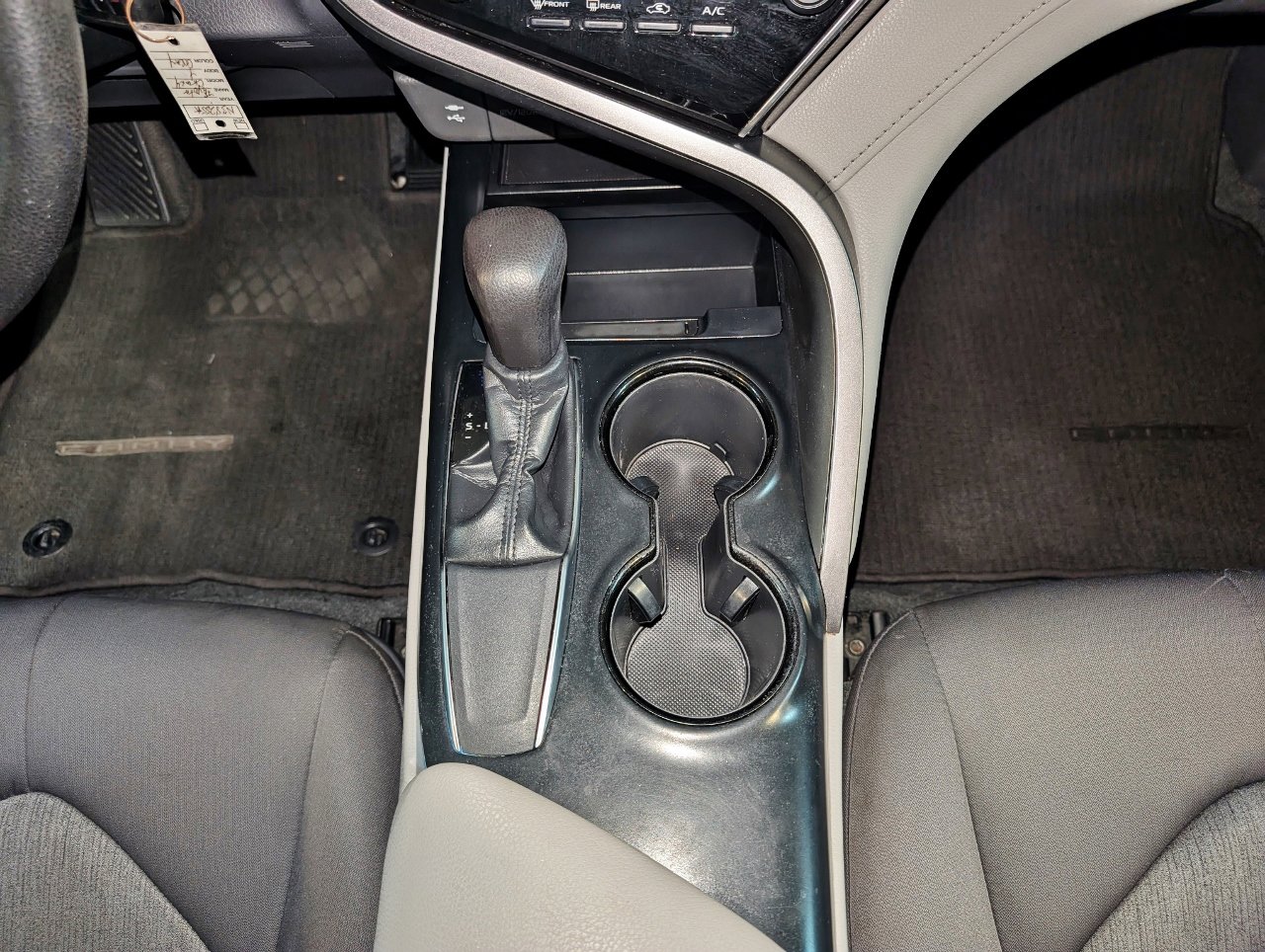 Used 2018 Toyota Camry LE image 37