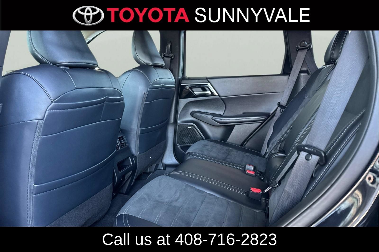 Used 2025 Mitsubishi Outlander SE FWD image 5