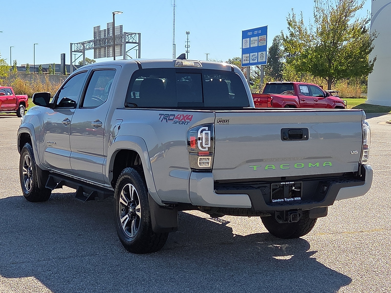Used 2019 Toyota Tacoma TRD Sport AWD/4WD image 4