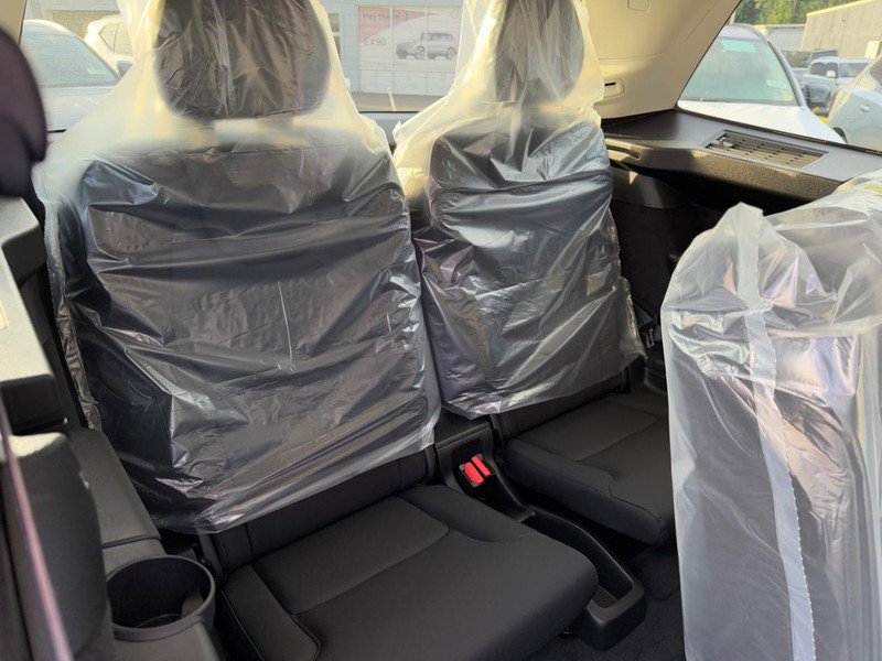 New 2026 Volvo XC90 B6 Plus w/ Protection Package Premier image 5