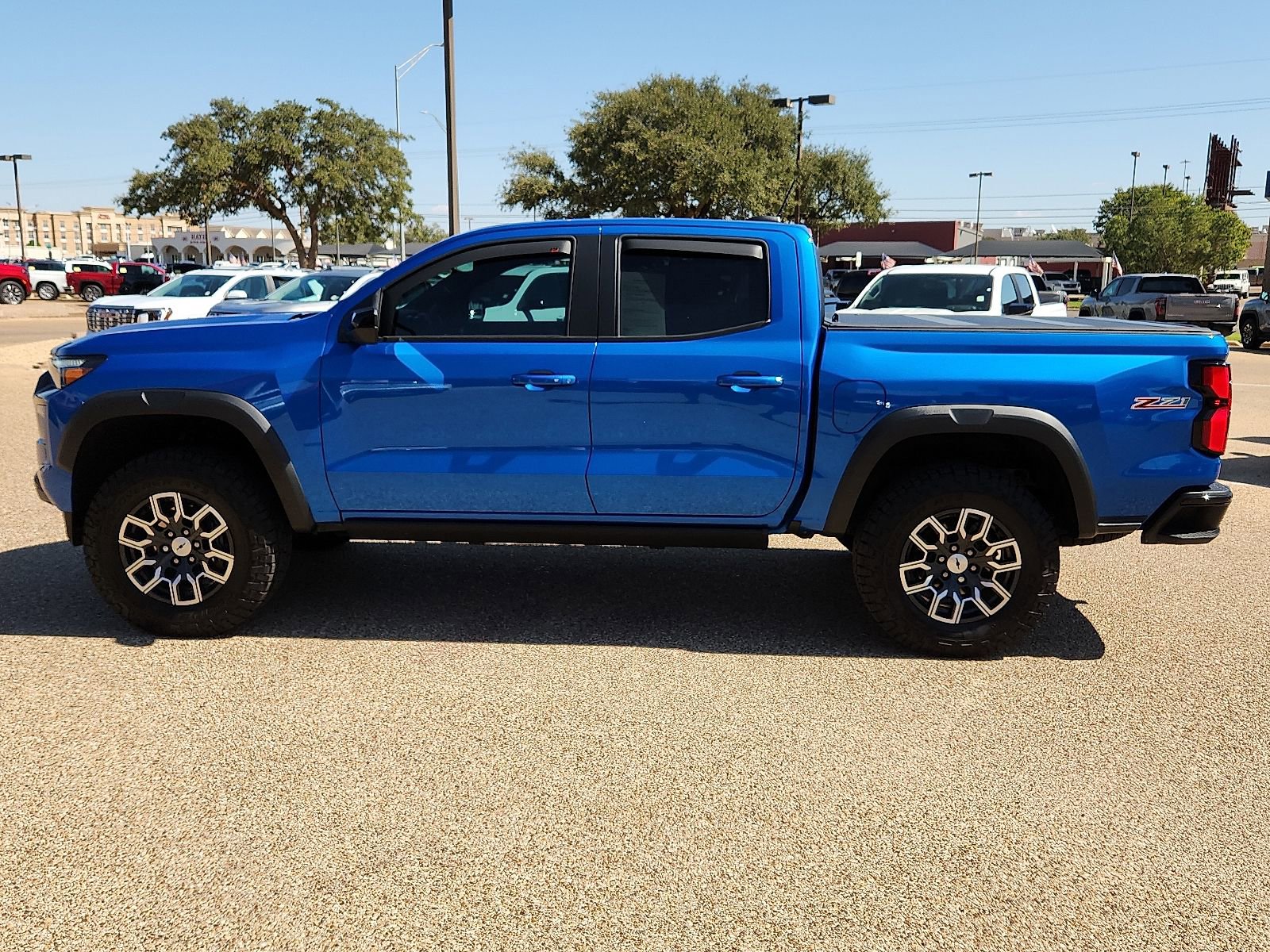 Used 2024 Chevrolet Colorado Z71 w/ Z71 Convenience Package 2 AWD/4WD image 2