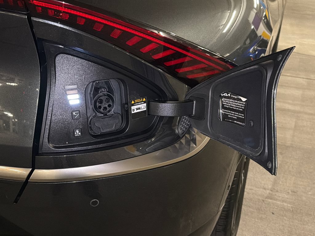 Certified 2023 Kia EV6 Wind w/ Wind Technology Package AWD/4WD image 5